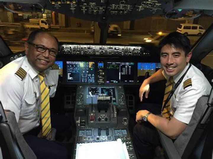 What is second officer pilot?